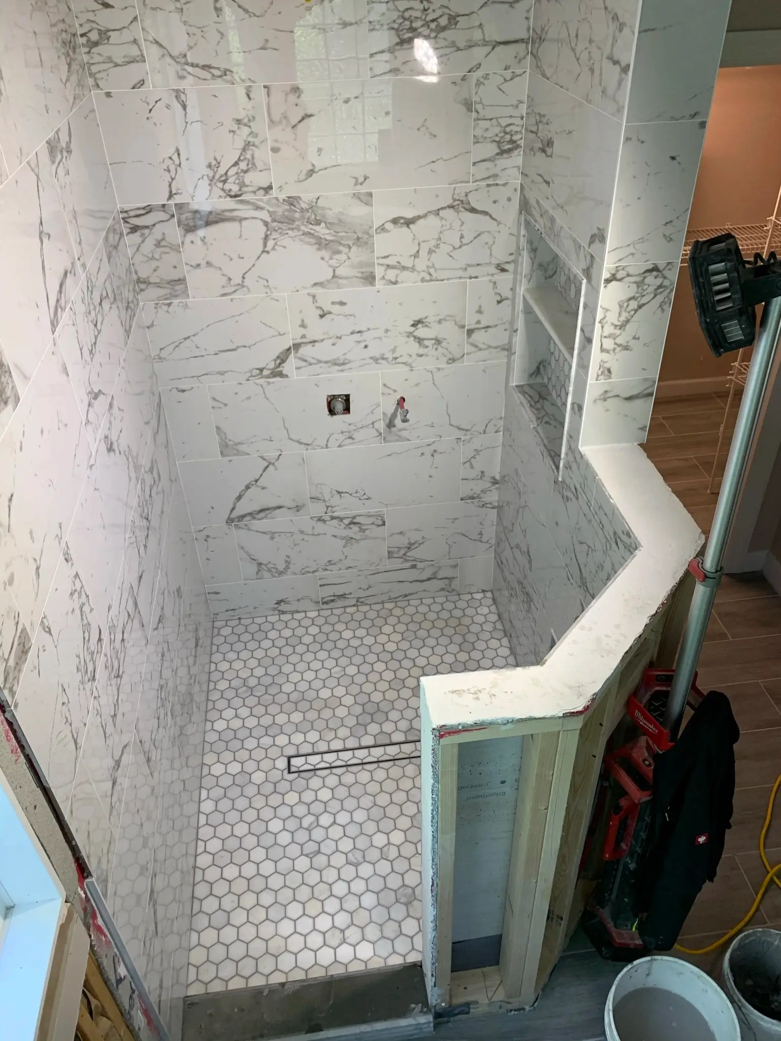 SLR - Modern Beautiful Bathroom Design15